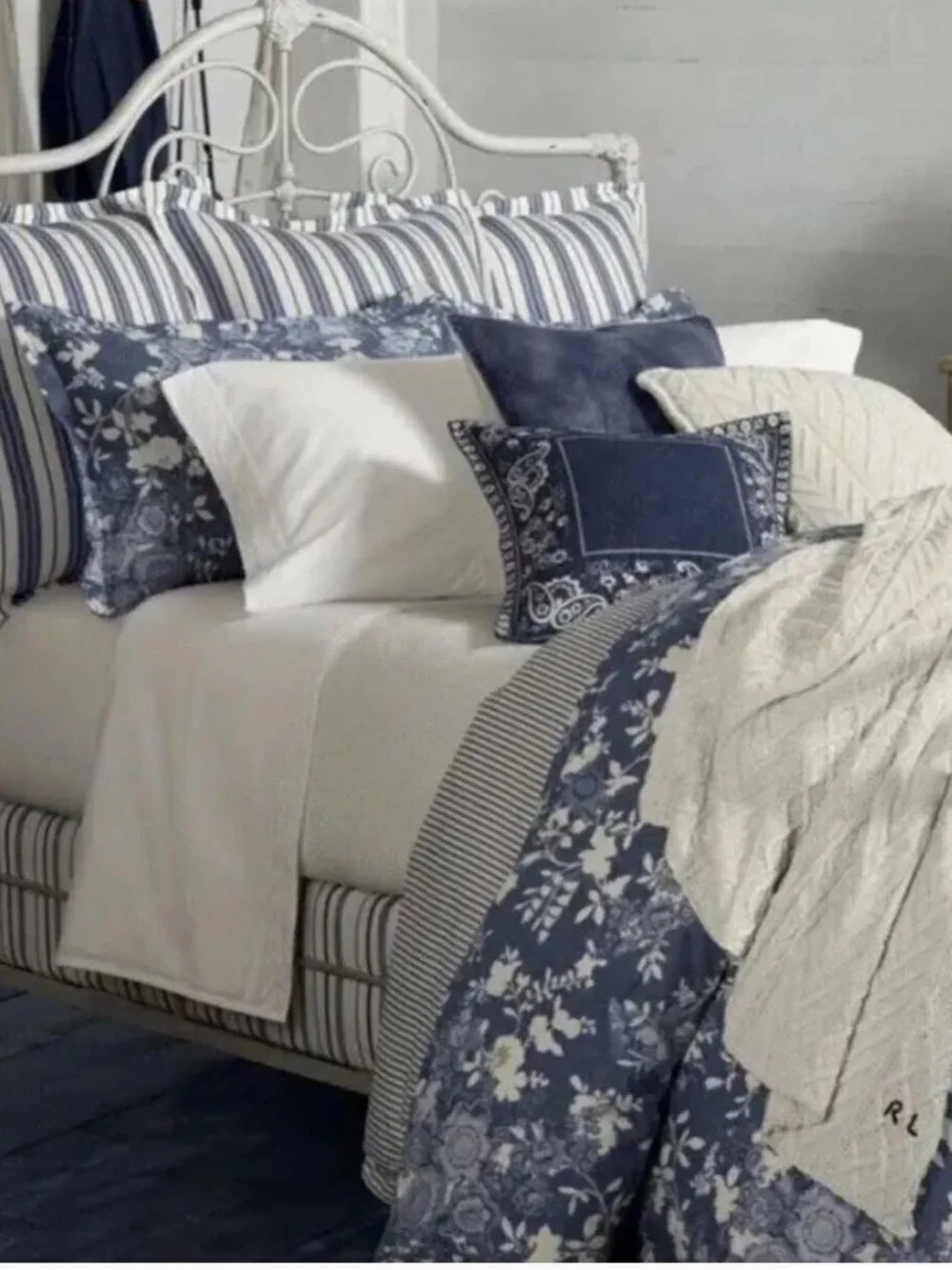Ralph Lauren Indigo Cottage comforter🦋